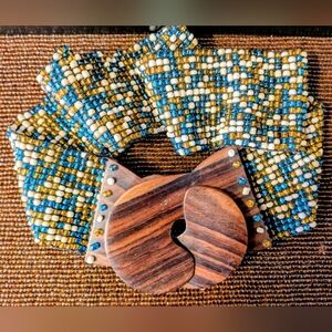 NEW Glass Beaded Stretch Belt With Interlocking Hand Carved Wooden Buckle, NWT
